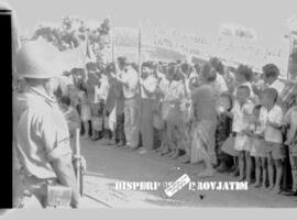 Suasana demonstrasi Lumumba (Patrice Lumumba, 36 tahun, Perdana Menteri Kongo saat itu. Dia adala...