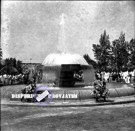 Pembukaan / peresmian  fontein (air mancur) taman surya Kotapraja, 3 – 10 – 1953