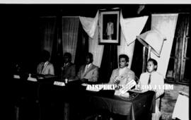 Para pimpinan rapat pada konferensi agraria  di Surabaya, 18 – 10 – 1958