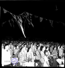 Para undangan malam peringatan HUT Kemerdekaan RI ke 7 di Gedung Negara Grahadi, 17 Agustus 1952