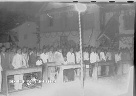 Para santri dalam sebuah acara di pondok pesantren tebu ireng Jombang, 13 – 5 – 1952