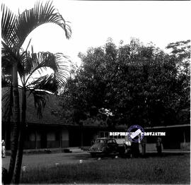 Suasana halaman / lingkungan sekolah Bung Karno / Presiden Sukarno (Soekarno) Europeesche Lagere ...