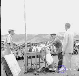 Coverdam Karangkates upacara pembukaan Dam karangkates 28 Nopember 1964