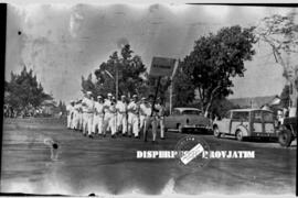 Peserta pawai dari PT. Udatin pada peringatan Hari Maritim Surabaya, 21 – 8 – 1963
