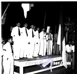 Pembacaan ikrar di malam pekan Irian Barat  di Surabaya, 27 – 10 – 1957