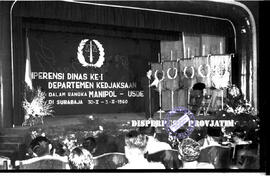 Suasana Konferensi Dinas ke I Departemen Kejaksaan yang dihadiri oleh Presiden Sukarno (Soekarno ...