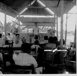 Peletakan batu pertama pemugaran rumah H.O.S. Cokroaminoto, (sekarang Jl. Peneleh Gg. VII No. 29...