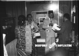 Eksposisi (pameran) Stanvac (perusahaan Minyak Swasta tertua di Indonesia) di Surabaya. 24 Mei 1957